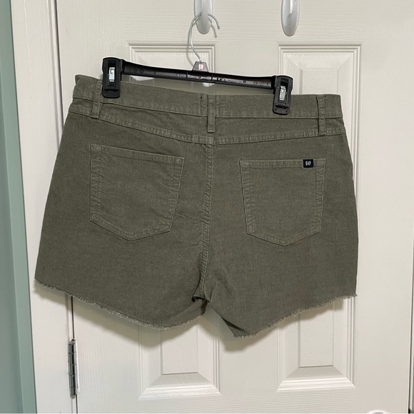 Gap corduroy shorts NWT - Picture 3 of 4